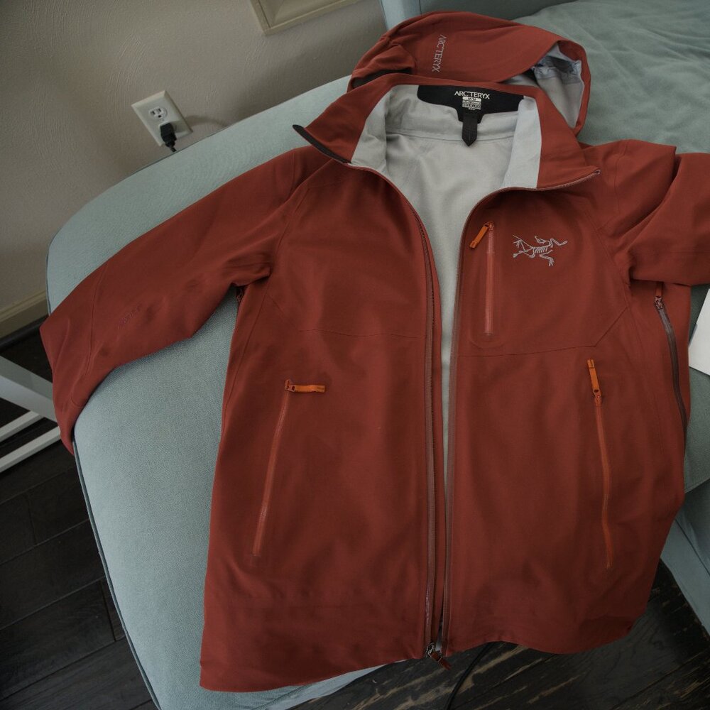Arc'teryx Cassiar GoreTex Ski jacket Men's Medium (M)  Pompeii colorway